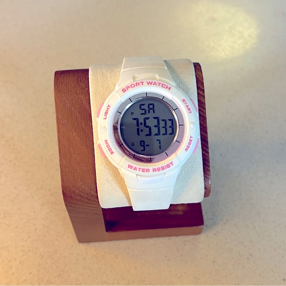 DMOTT086 Woman’s‎ Digital Watch